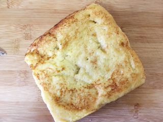 17、巧克力花生酱香蕉西多士,注意，边角都要煎到