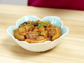 25、米饭天敌——从打米粉开始的一碗鲜香粉蒸肉,撒上葱花，就可以享受啦~