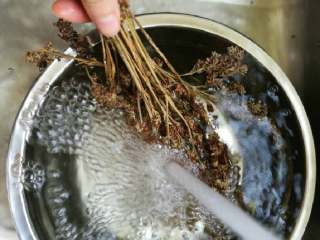 12、五彩饭,继续洗下一道黄色（黄色是干的易碎，稍微过下就好不同于红紫）