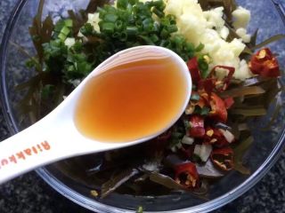 8、凉拌海带丝,3勺醋