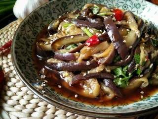 13、风味手撕茄子,成品。