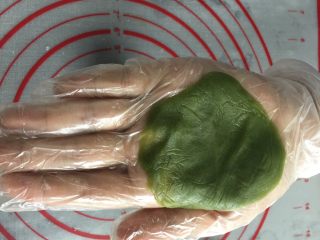 12、五星级酒店的抹茶巧克力流心月饼,桃山皮压扁