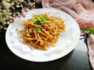12、金针菇新吃法,脆脆的上桌享用吧