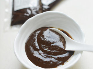 6、家常麻辣烫,准备好任意口味的火锅蘸料