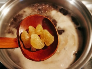 14、红豆汤圆,放入冰糖