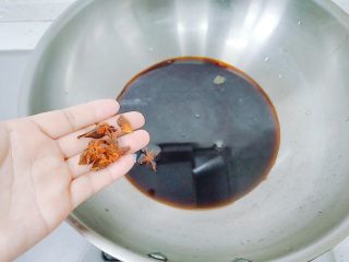 12、香蒜陈醋酱黄瓜,加八角。