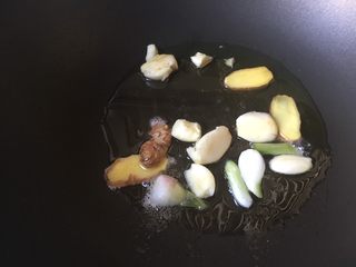 4、家常鸡公煲,爆香