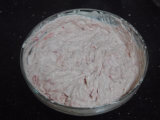 19、树莓之恋慕斯,拌匀