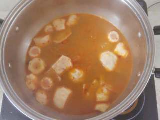 5、麻辣面,做好的汤