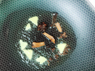 6、魔芋烧鸭,炸香