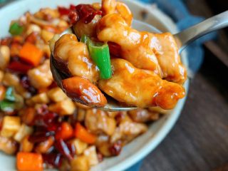 18、宫保鸡丁,是不是超简单啊？吃货们动手试一下哦，真的超好吃????