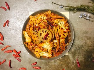 13、香辣什蔬干锅 超级开胃素菜,微辣鲜香！别看是素菜，真的超级下饭的！