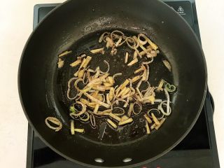 9、蚂蚁上树,炒出香味