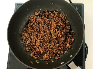 12、蚂蚁上树,翻炒2分钟