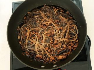 15、蚂蚁上树,中火烧4分钟