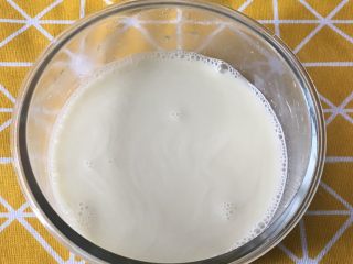 4、宝宝辅食之小米软饼,搅拌好的米浆如上图