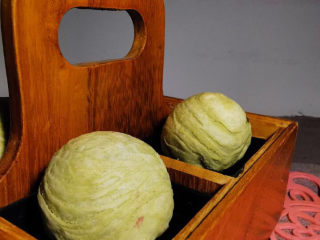 23、螺旋大麦苗酥皮月饼,成品图