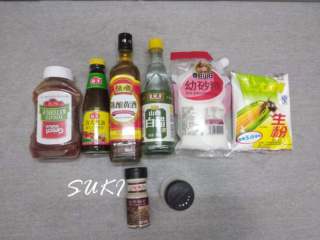 2、菠萝甜酸排骨,准备调料