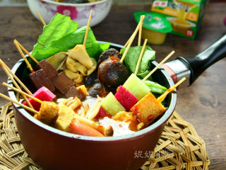 12、简版串串香辣火锅,好吃，健康的串串香火锅