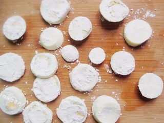 6、金钱蛋,所有的鸡蛋一次包裹完成待用