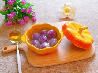 16、紫薯水晶汤圆,也可加一些糖桂花