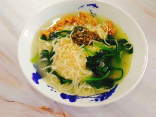 14、油炸酥肉,菠菜酥肉面，随便放几块煮面里，味道都上升了一个档次！