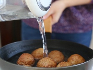 10、四喜丸子,添清水与丸子持平