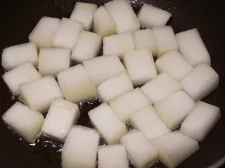 11、时令开胃汤,煸炒一下