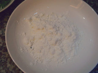 11、红烧草鱼,准备好淀粉