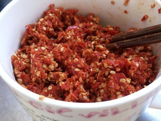 6、重庆麻辣火锅底料,辣椒糍粑完成备用