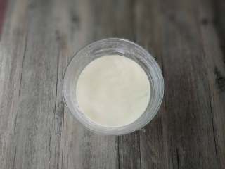 4、不用洗面的快手凉皮,再过滤一遍，得到了细腻的粉浆