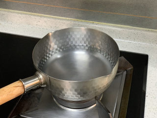 11、春笋炒肉,烧一锅开水