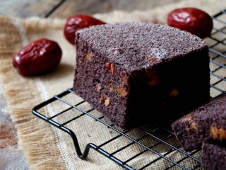 21、黑米红枣蒸糕,成品图;