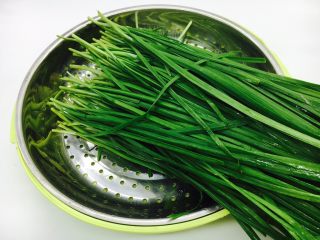 1、#绿色美食# 韭菜肉丝香干小炒,主要食材：韭菜