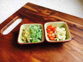 5、#绿色美食# 韭菜肉丝香干小炒,将辅助食材提前切好。