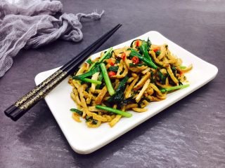 24、#绿色美食# 韭菜肉丝香干小炒,成品图