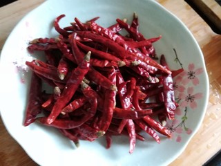3、椒香辣子鸡,干辣椒