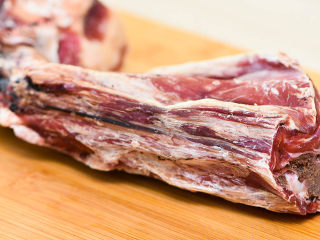 1、风干羊肉火锅,风干羊肉