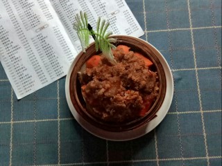 14、川香粉蒸肉,香味浓厚的粉蒸肉端上桌。