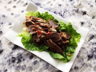 14、凉拌鸭胗(酸辣味),成品图。