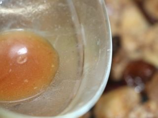 17、冬菇焖鸡,下腌制鸡肉剩下的酱汁