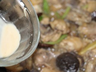 18、冬菇焖鸡,下淀水