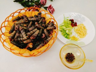 5、清明的应景佐酒小菜--香辣钉螺,食材已准备妥妥的
