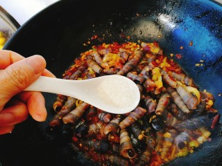 14、清明的应景佐酒小菜--香辣钉螺,加入糖，