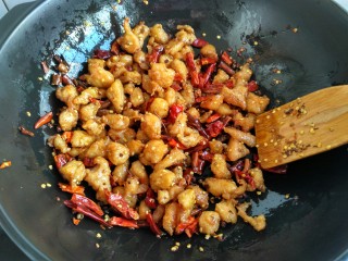 10、辣子鸡,加适量鸡精