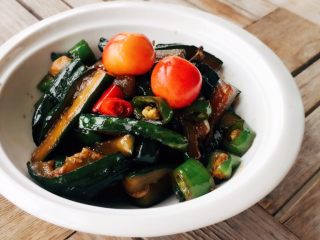 17、脆皮酱黄瓜,成品图。