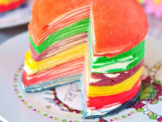 13、迷你彩虹千层,经过冷藏后的千层，切开才容易形成漂亮的分层。