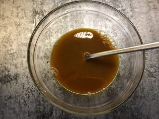 9、鱼香肉丝,搅拌均匀备用