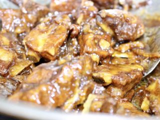14、陈皮糖醋排骨,再翻炒均匀即可