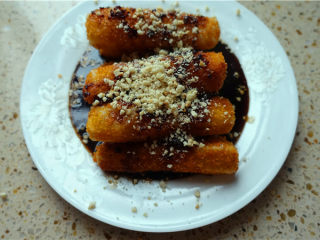 11、红糖年糕,撒上花生碎。